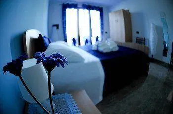 Maison Dei Miracoli 2 Bed & Breakfast